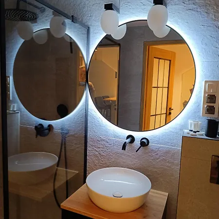 Dafne Bed & Breakfast 3*